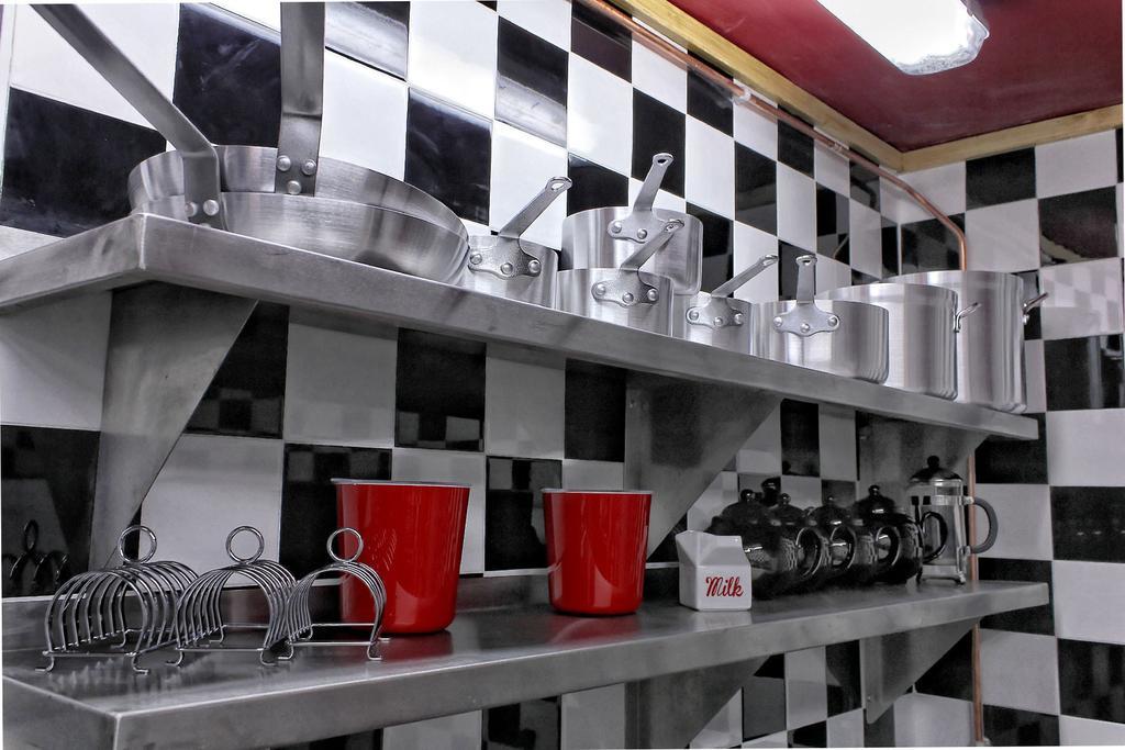 Lumely Fee Bunkhouse Aparthotel Kendal Ngoại thất bức ảnh